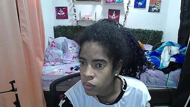 Snapshot of thianahorny chatting on 05.18.26 thianahorny online show from 05.18.26
