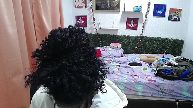 Snapshot of thianahorny chatting on 05.20.26 thianahorny online show from 05.20.26