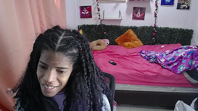 Snapshot of thianahorny chatting on 05.28.26 thianahorny online show from 05.28.26