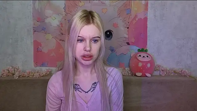 Snapshot of HoneyGold_ chatting on 02.02.26 HoneyGold online show from 02.02.26