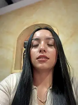 LUCIA 27- online show from 10.16.25
