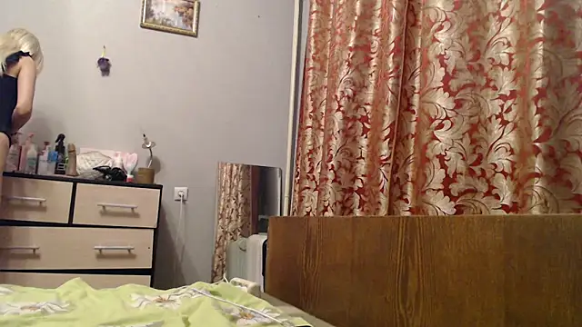 maybe doll online show from 11.09.25