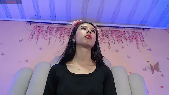 SweetRenata  online show from 11.05.25