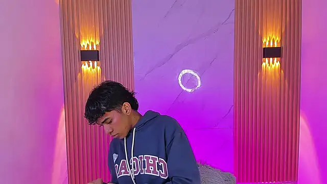 Ethan thouse online show from 12.04.25