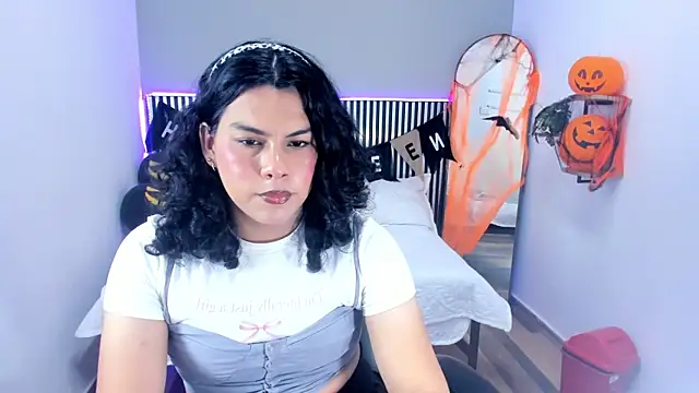 Little Alli online show from 10.29.25