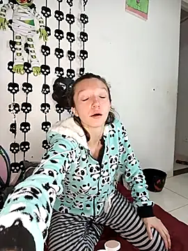 Lucy colee online show from 10.28.25