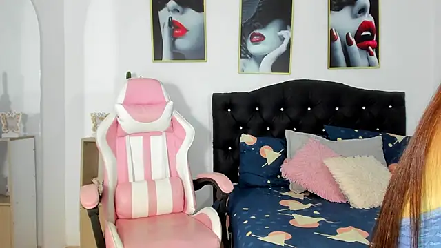 Snapshot of Ellenstefany__ chatting on 10.28.25 Ellenstefany   online show from 10.28.25