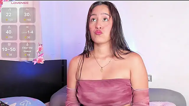 Snapshot of Nyxaraa chatting on 10.19.25 Nyxaraa online show from 10.19.25