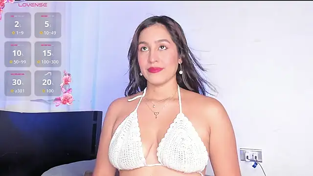 Snapshot of Nyxaraa chatting on 10.25.25 Nyxaraa online show from 10.25.25