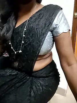 Snapshot of Tamilmallu-duskygirl03 chatting on 01.16.26 Tamilmallu-duskygirl03 online show from 01.16.26