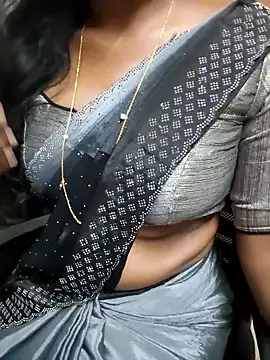 Snapshot of Tamilmallu-duskygirl03 chatting on 03.14.26 Tamilmallu-duskygirl03 online show from 03.14.26
