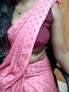 Snapshot of Tamilmallu-duskygirl03 chatting on 04.11.26 Tamilmallu-duskygirl03 online show from 04.11.26