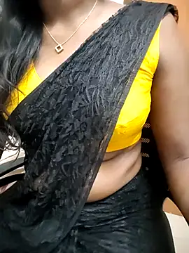 Snapshot of Tamilmallu-duskygirl03 chatting on 04.18.26 Tamilmallu-duskygirl03 online show from 04.18.26