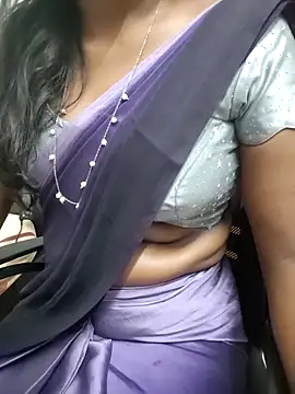 Snapshot of Tamilmallu-duskygirl03 chatting on 04.20.26 Tamilmallu-duskygirl03 online show from 04.20.26