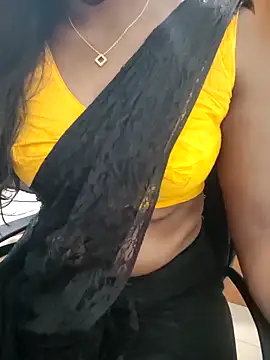Snapshot of Tamilmallu-duskygirl03 chatting on 04.28.26 Tamilmallu-duskygirl03 online show from 04.28.26