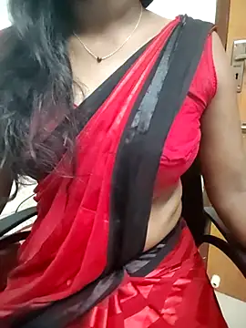 Snapshot of Tamilmallu-duskygirl03 chatting on 04.30.26 Tamilmallu-duskygirl03 online show from 04.30.26