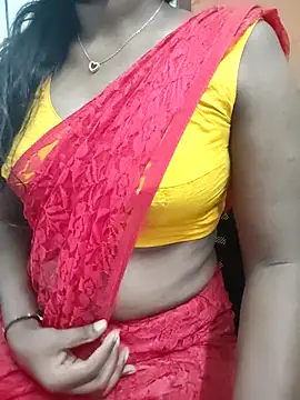 Snapshot of Tamilmallu-duskygirl03 chatting on 05.05.26 Tamilmallu-duskygirl03 online show from 05.05.26