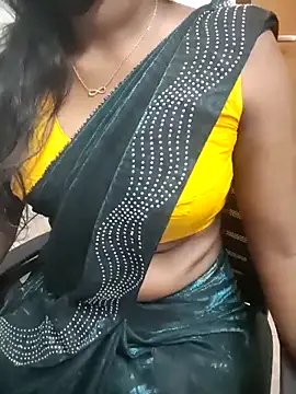Snapshot of Tamilmallu-duskygirl03 chatting on 05.14.26 Tamilmallu-duskygirl03 online show from 05.14.26