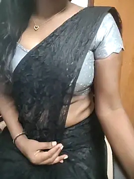 Snapshot of Tamilmallu-duskygirl03 chatting on 05.15.26 Tamilmallu-duskygirl03 online show from 05.15.26