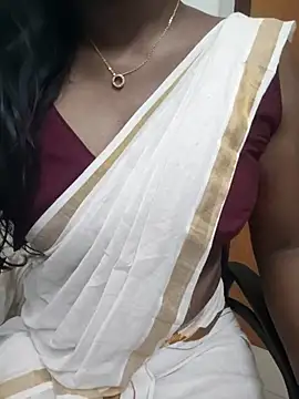 Snapshot of Tamilmallu-duskygirl03 chatting on 05.17.26 Tamilmallu-duskygirl03 online show from 05.17.26