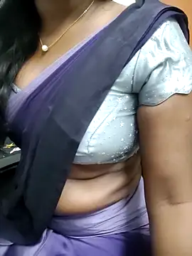 Snapshot of Tamilmallu-duskygirl03 chatting on 05.31.26 Tamilmallu-duskygirl03 online show from 05.31.26