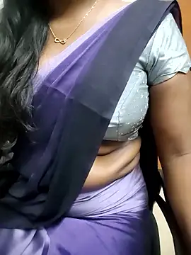 Snapshot of Tamilmallu-duskygirl03 chatting on 05.31.26 Tamilmallu-duskygirl03 online show from 05.31.26