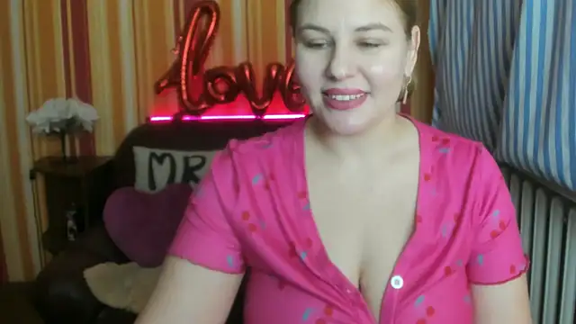 Snapshot of Passion-Blondy chatting on 12.15.24 Passion-Blondy online show from 12.15.24