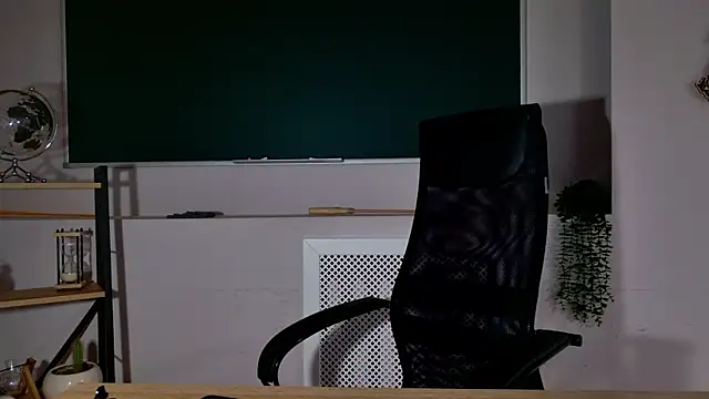 ClaireMathis online show from 04.25.26