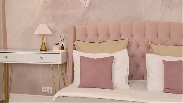 ClaireMathis online show from 04.28.26