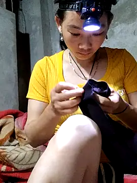 Snapshot of gio-thu chatting on 04.17.26 gio-thu online show from 04.17.26