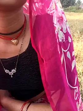 Snapshot of DirtybhabhiGoal chatting on 10.18.25 DirtybhabhiGoal online show from 10.18.25