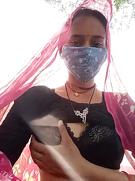 Snapshot of DirtybhabhiGoal chatting on 10.24.25 DirtybhabhiGoal online show from 10.24.25