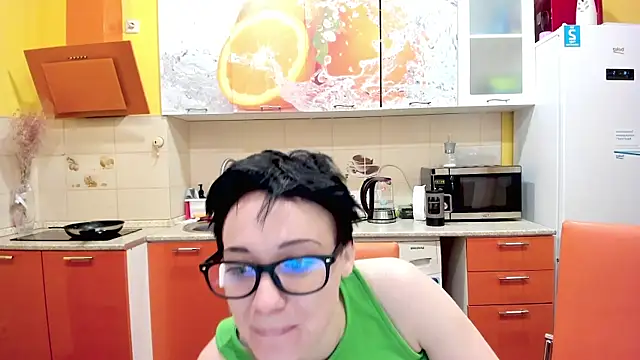 Victoria Panther online show from 12.17.25