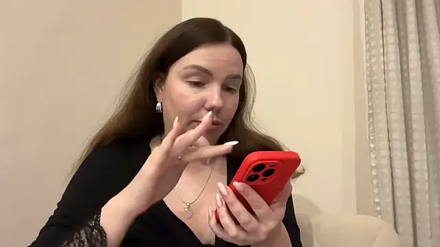 Snapshot of Sovienne chatting on 02.16.26 Sovienne online show from 02.16.26