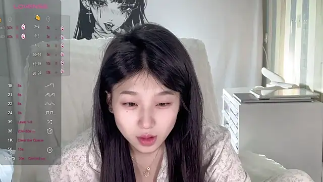 QiQi-779 online show from 10.26.25