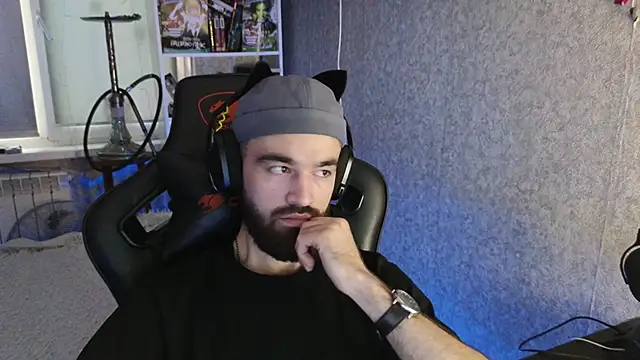 Nik Namee online show from 11.24.25