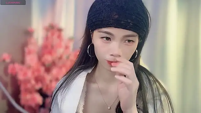 Lynnalltop-165-KeKe online show from 11.13.25