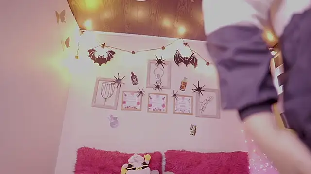 Cielo Andrade online show from 10.14.25