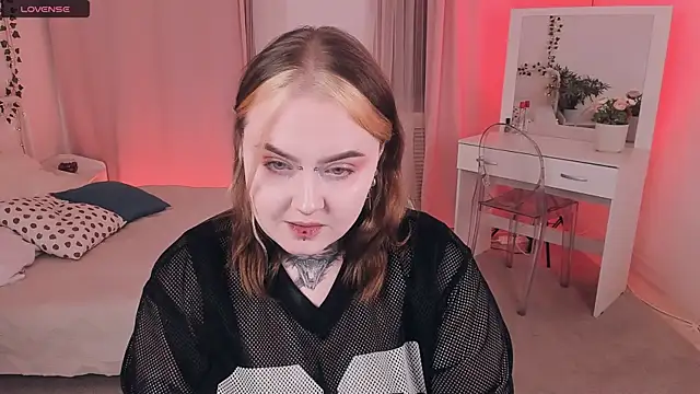 apriladdamss online show from 10.13.25