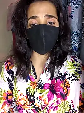 Snapshot of Royal_Shona chatting on 10.18.25 Royal Shona online show from 10.18.25