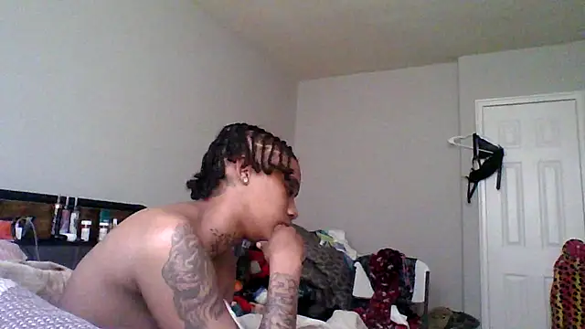 Snapshot of dezzidavill chatting on 03.01.26 dezzidavill online show from 03.01.26