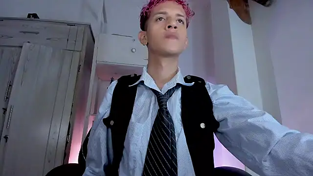 tylernova online show from 12.17.25