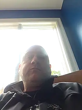 Snapshot of akstr8 chatting on 03.28.26 akstr8 online show from 03.28.26