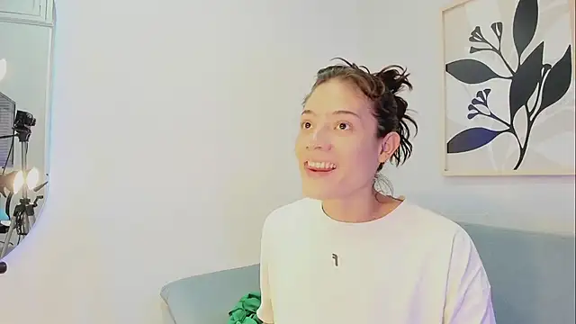 Snapshot of KassMonroe chatting on 06.18.26 KassMonroe online show from 06.18.26