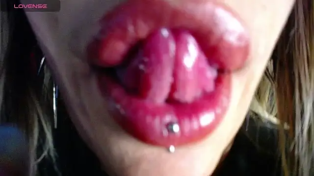 Snapshot of Meganbaiker chatting on 02.15.26 Meganbaiker online show from 02.15.26