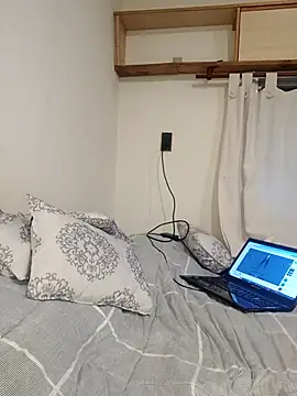 Chinitaluna online show from 11.17.25