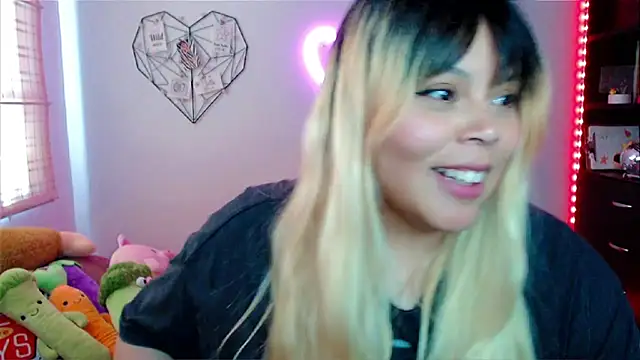 EllieMoonX online show from 11.12.25