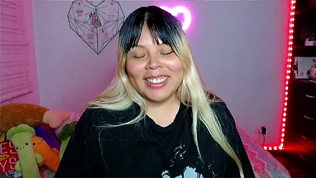 EllieMoonX online show from 12.20.25