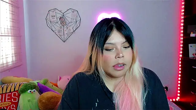 EllieMoonX online show from 02.08.26