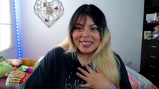 EllieMoonX online show from 03.31.26